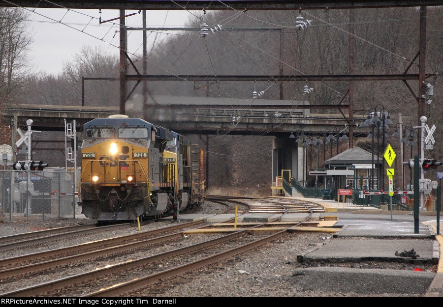 CSX 728 on Q410